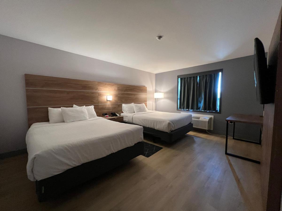 Super 8 By Wyndham Cornwall On Buitenkant foto