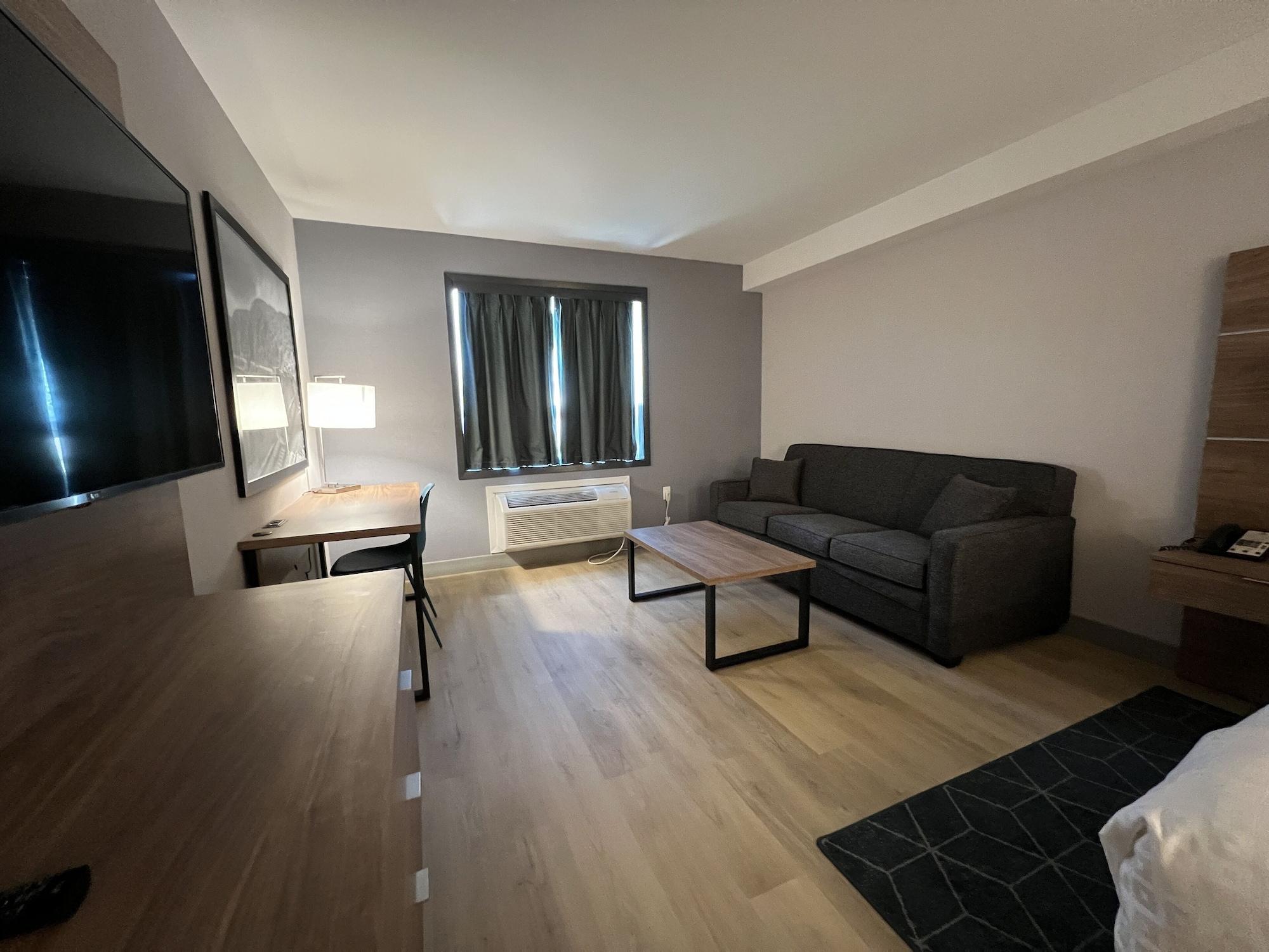 Super 8 By Wyndham Cornwall On Buitenkant foto