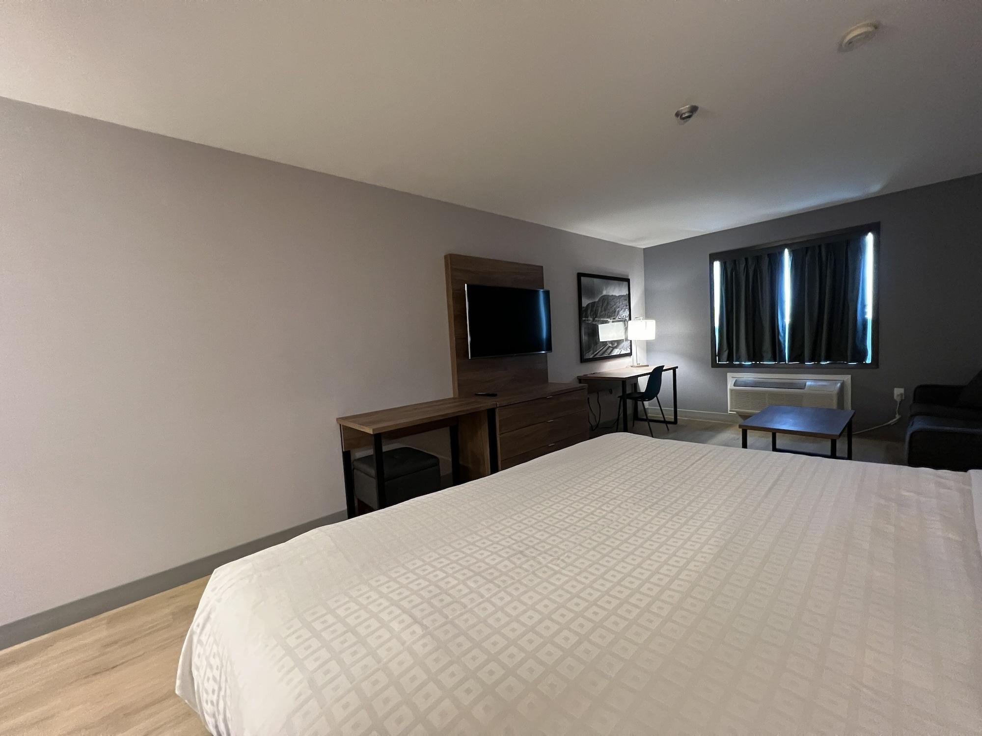 Super 8 By Wyndham Cornwall On Buitenkant foto