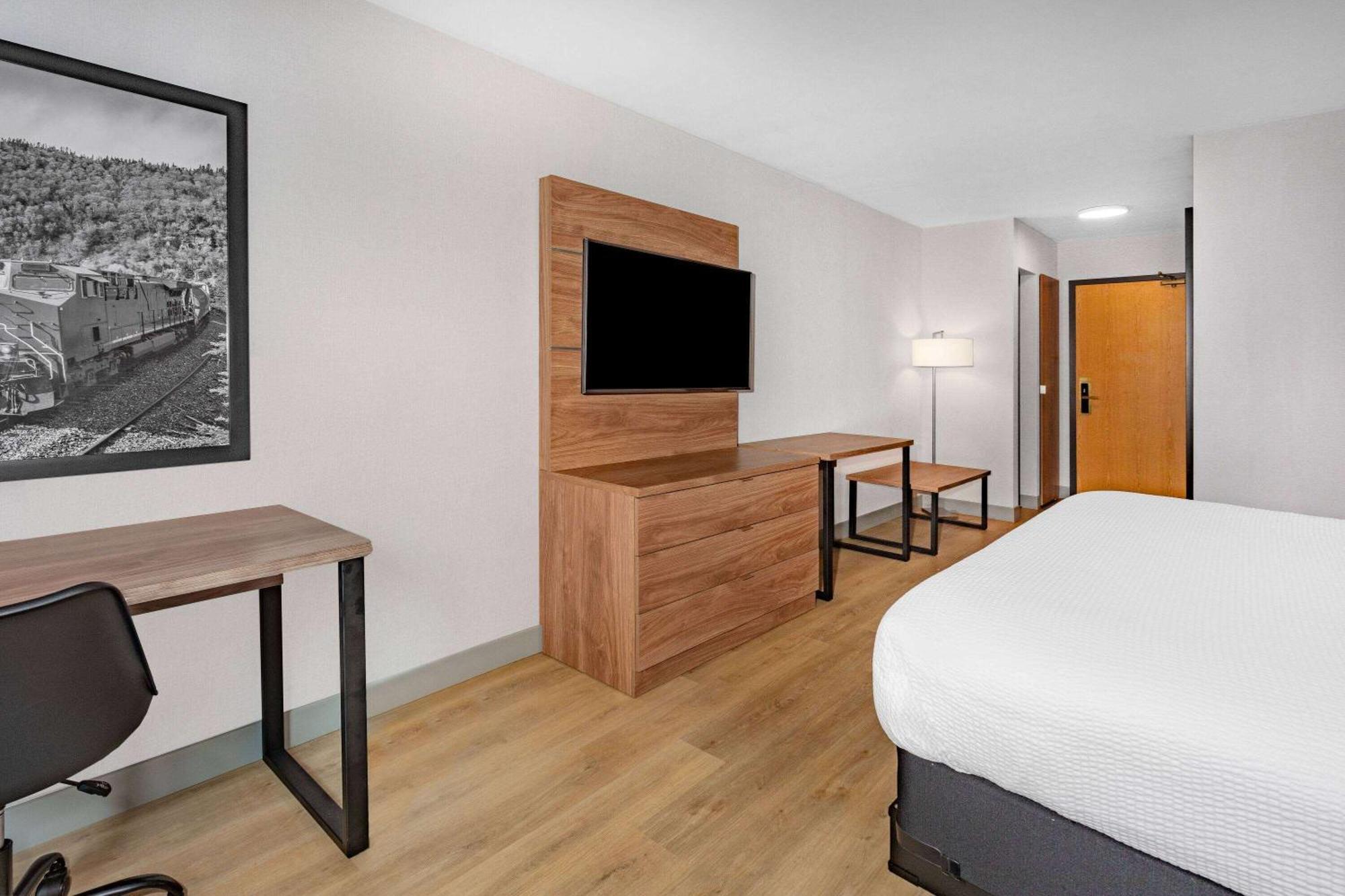Super 8 By Wyndham Cornwall On Buitenkant foto