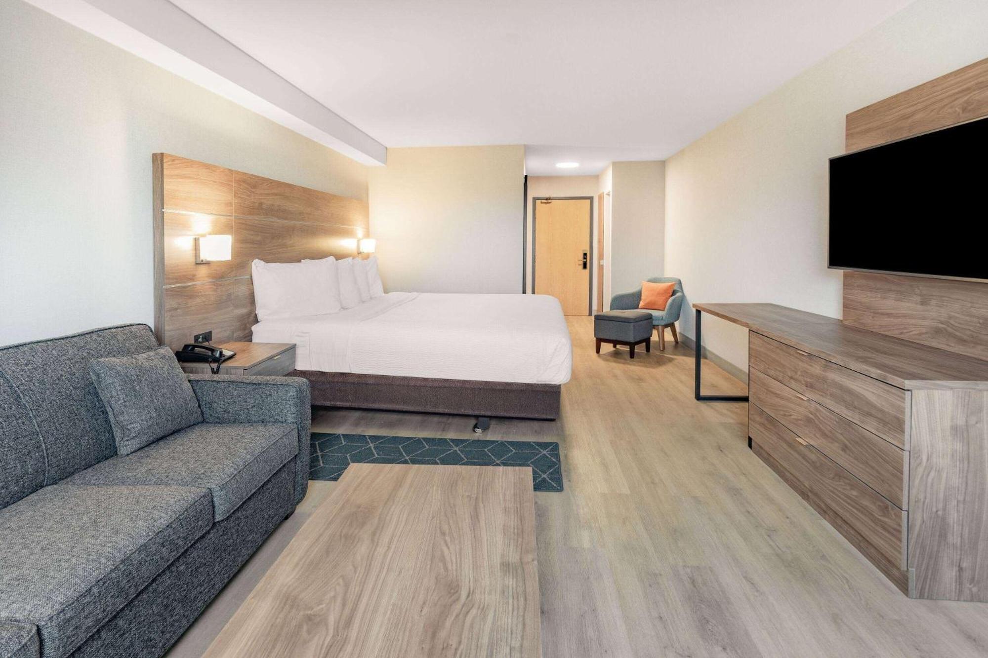 Super 8 By Wyndham Cornwall On Buitenkant foto