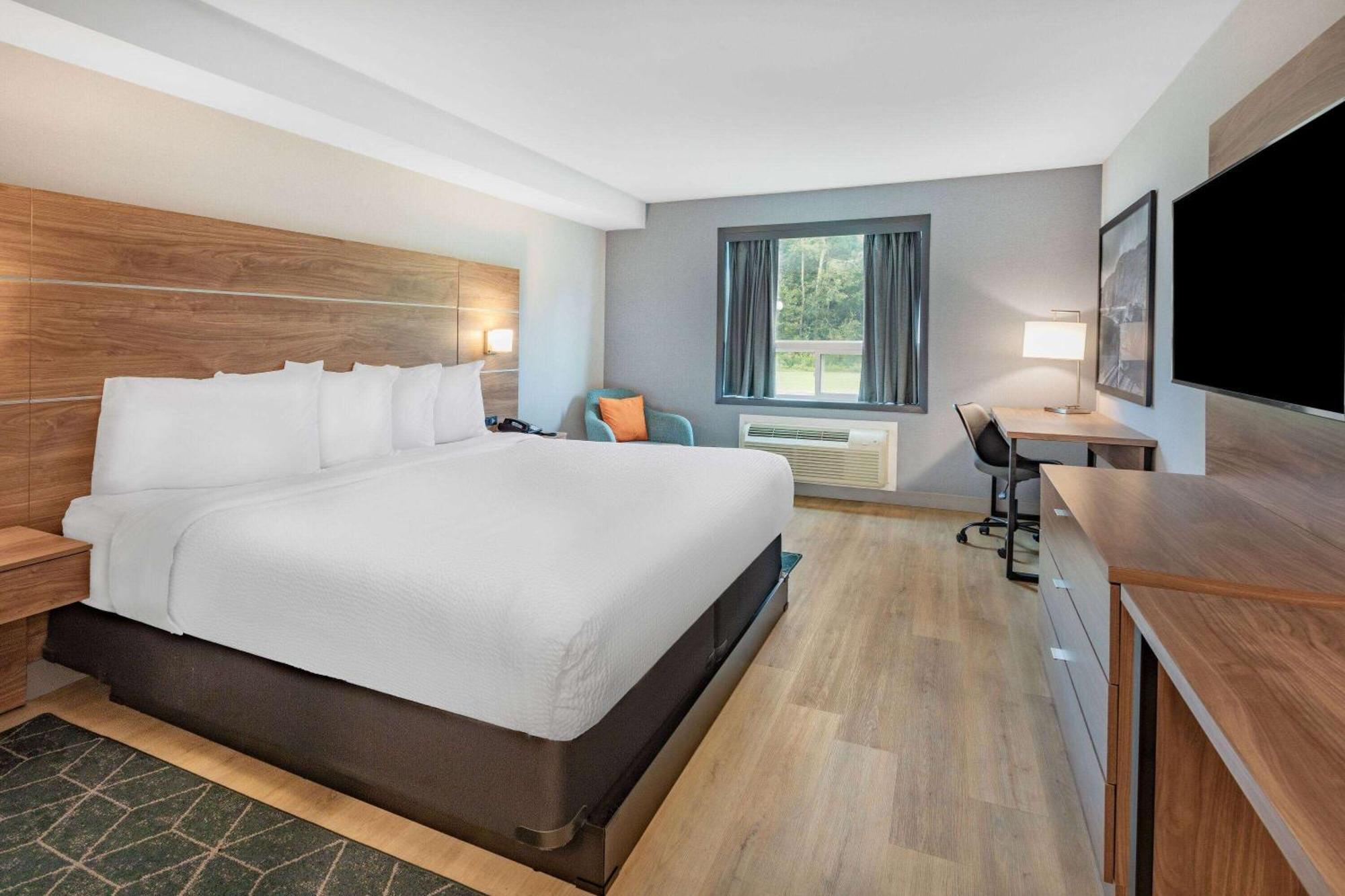 Super 8 By Wyndham Cornwall On Buitenkant foto