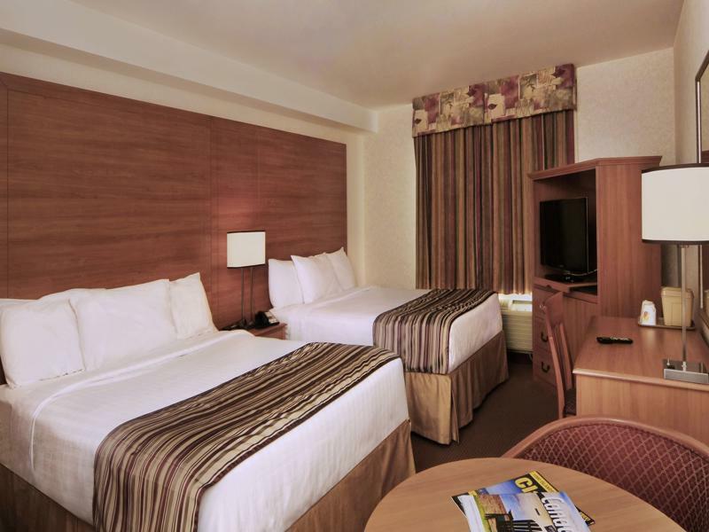 Super 8 By Wyndham Cornwall On Buitenkant foto